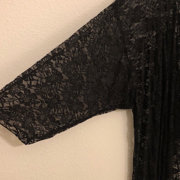 Black lace Shirley - Picture 3 of 4